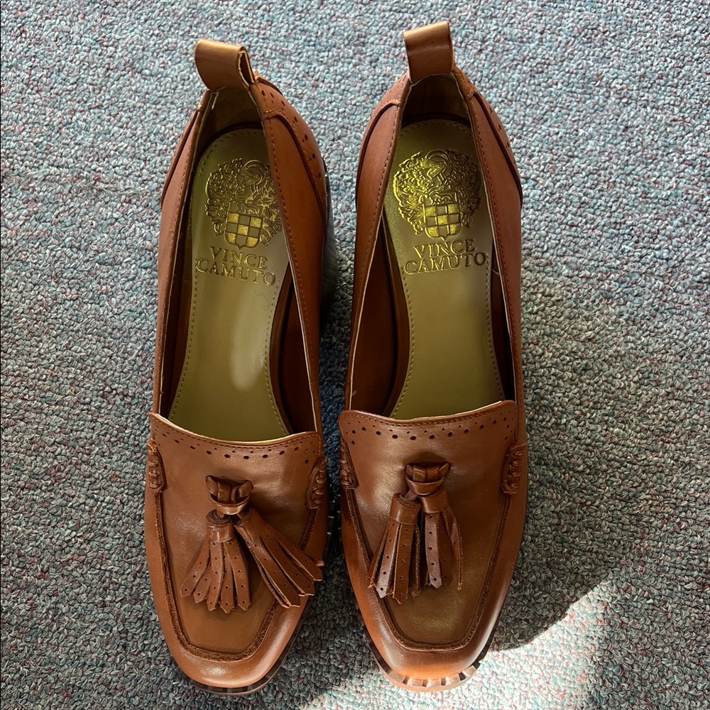 Vince Camuto Women's Tan Tassel Loafers